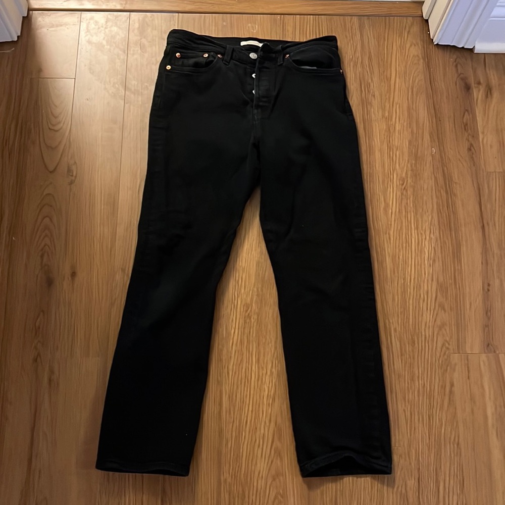 Levi’s black wedgie straight jeans size 28